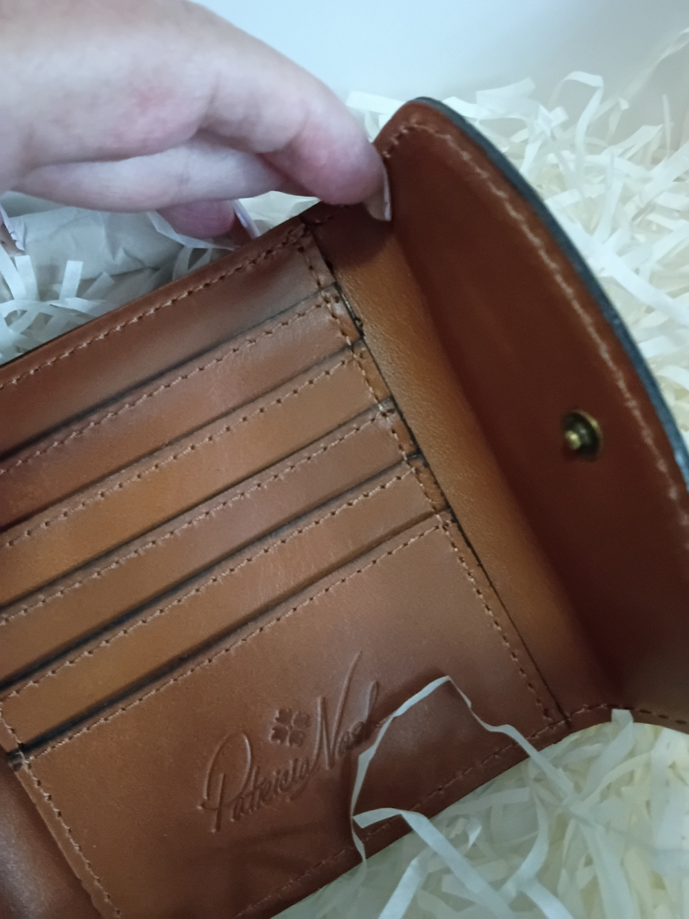 Patricia Nash VintagEuc Kiss Lock Brown Leather Bifold Wallet with Floral Emboss - Picture 6 of 12